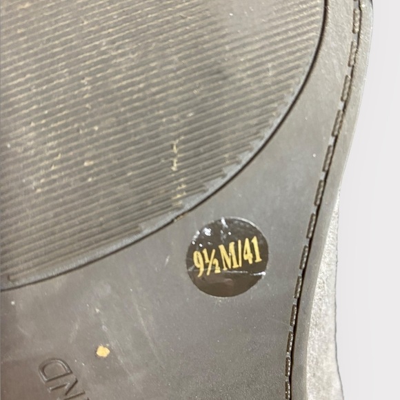 Lucky Brand Sz 9.5 Perforated Suede Ankle Booties Double Zip - Picture 8 of 11